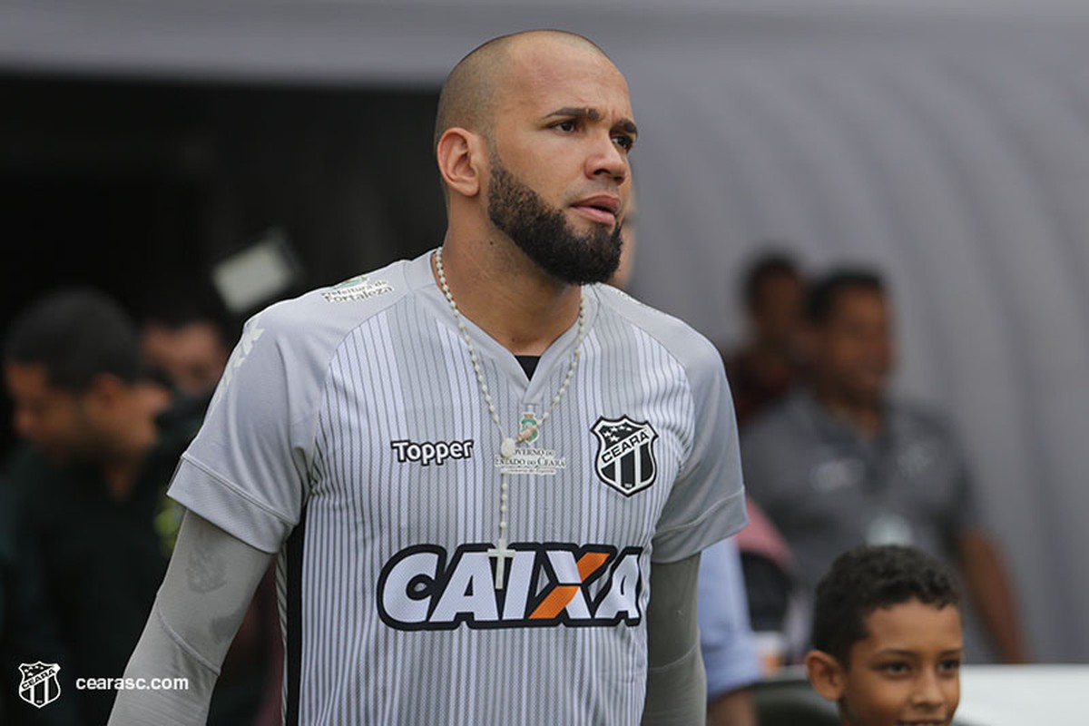 Santos ouve não do Ceará em primeira investida pelo goleiro Éverson