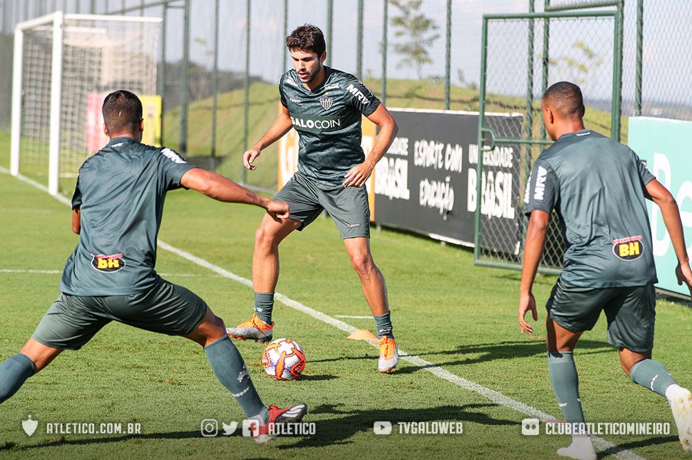 Após empréstimos, Maidana e Zé Welison assinam novos contratos com o Atlético-MG