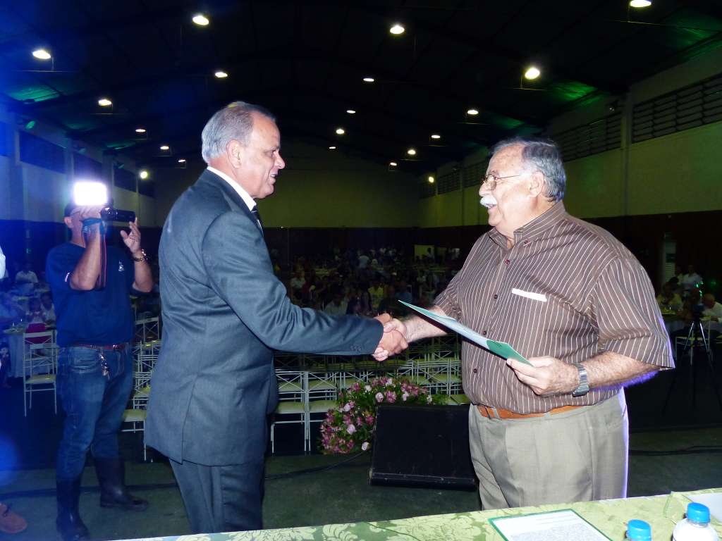 Rovilson Ribeiro toma posse como presidente da Caldense para o biênio 2019/2020 (Foto: Renan Muniz / Caldense)  