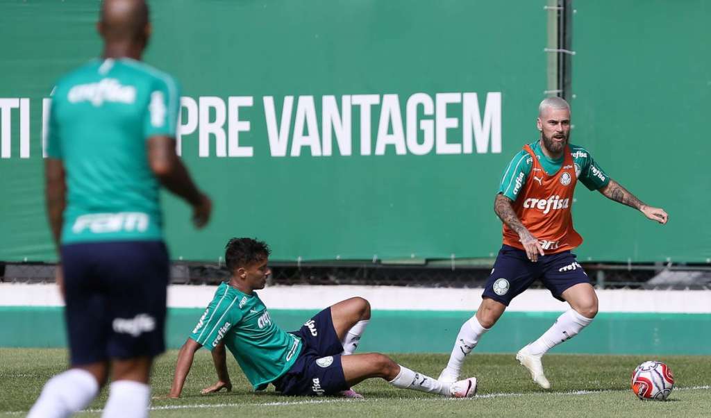 Felipão esboça time titular do Palmeiras com base de 2018