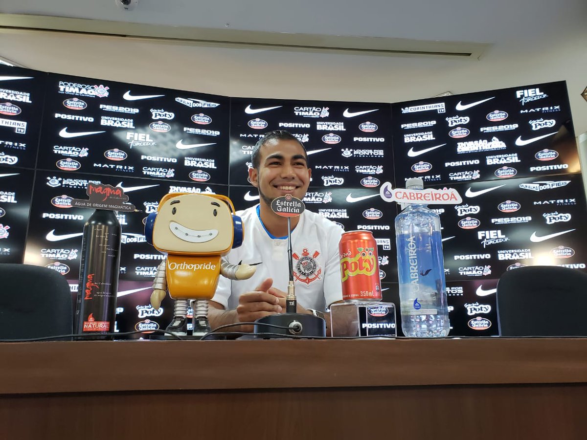 Sornoza evita comentar saída do Flu e vê Corinthians como ‘maior do Brasil’