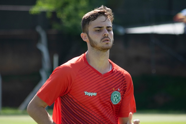 Campeão da Sul-Americana, Athletico-PR contrata atacante do Guarani