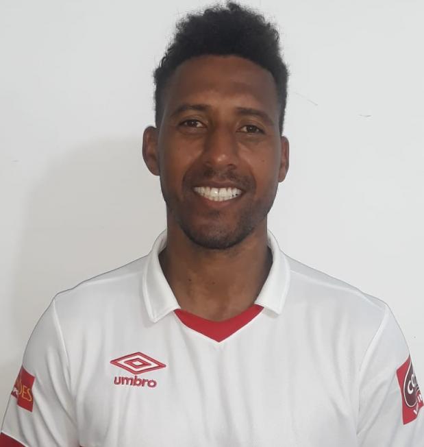 Lateral-direito Dick é um dos reforços da Briosa. (Foto: Divulgação / Portuguesa Santista)