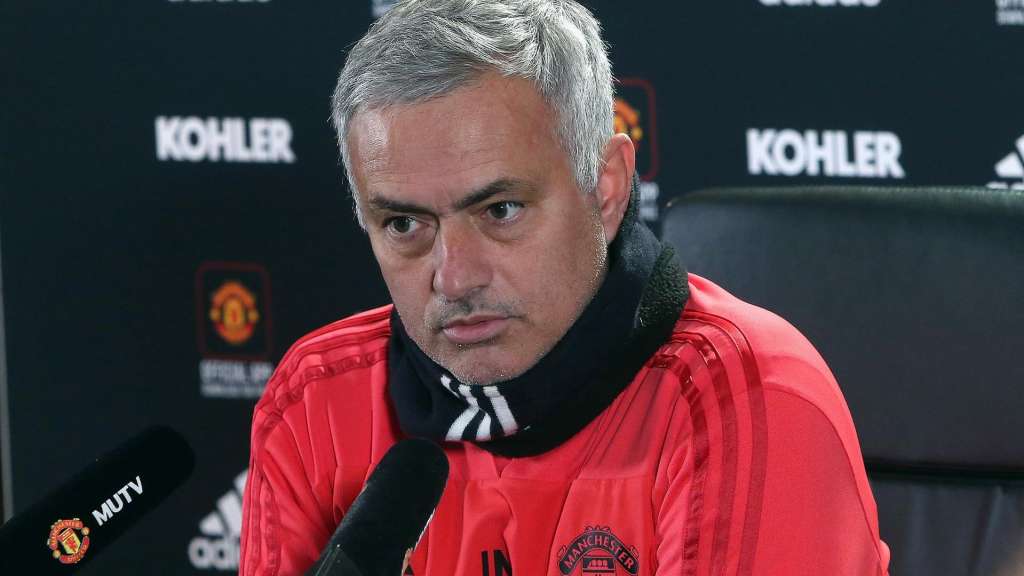Mourinho descarta retorno a Portugal e nega que vá comandar o Benfica