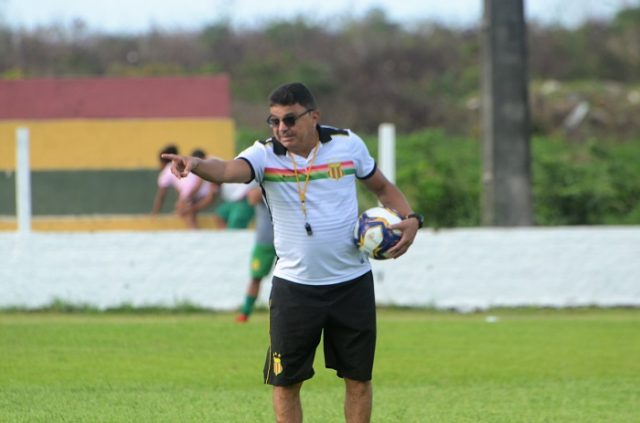 Copa do Nordeste: Flávio Araújo realiza ajustes importantes no Sampaio Corrêa