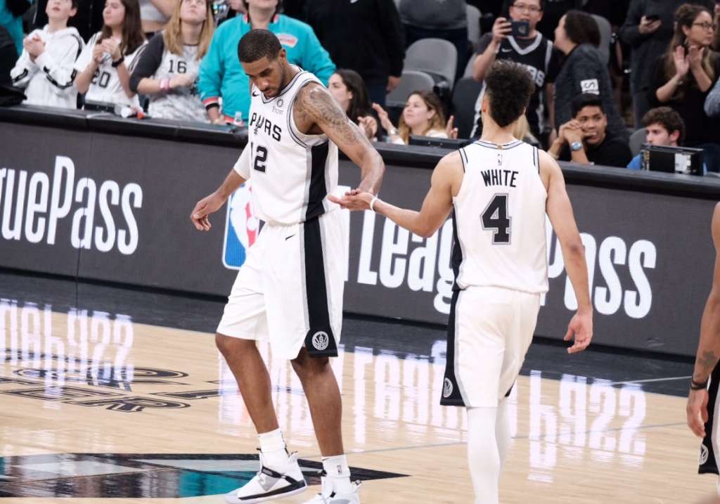 Em jogo eletrizante, com duas prorrogações, Spurs bate Thunder por 154 a 147