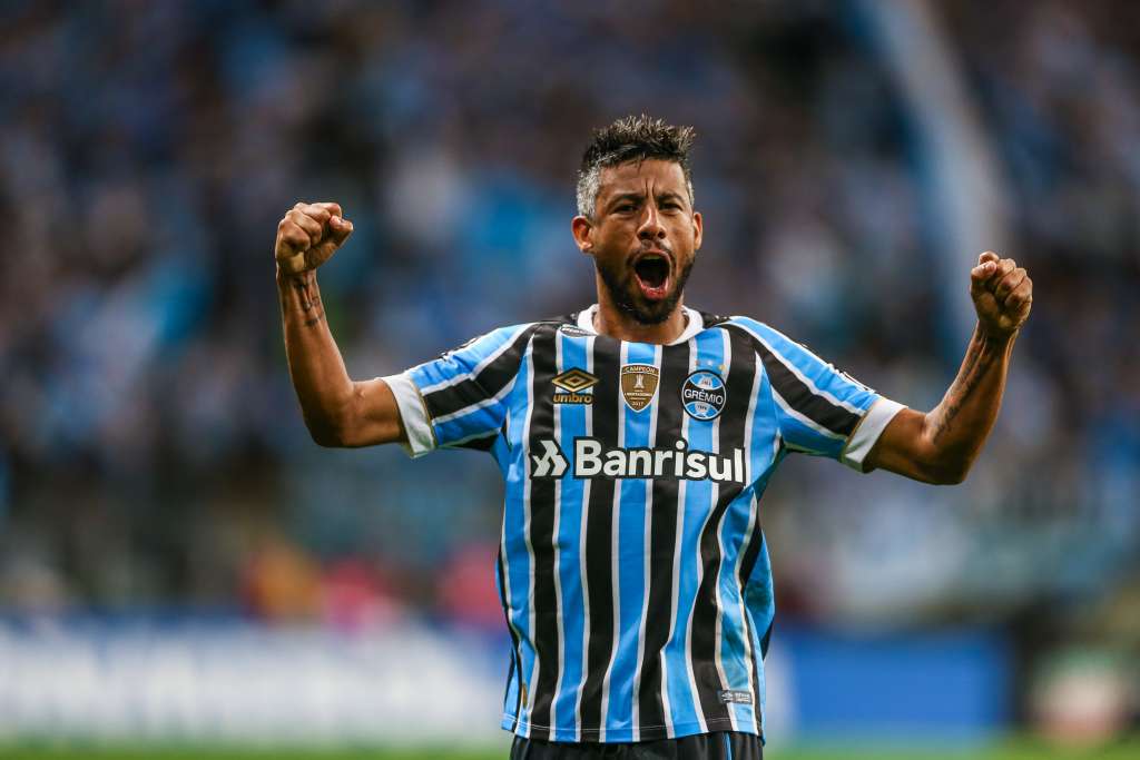 Léo Moura elege título brasileiro como meta para 'coroar' passagem pelo Grêmio