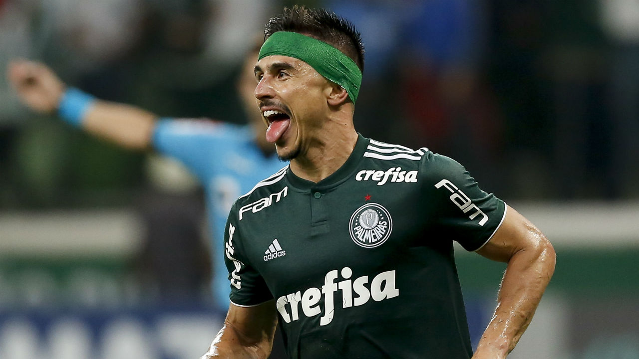 Palmeiras inicia testes para buscar substituto para Willian
