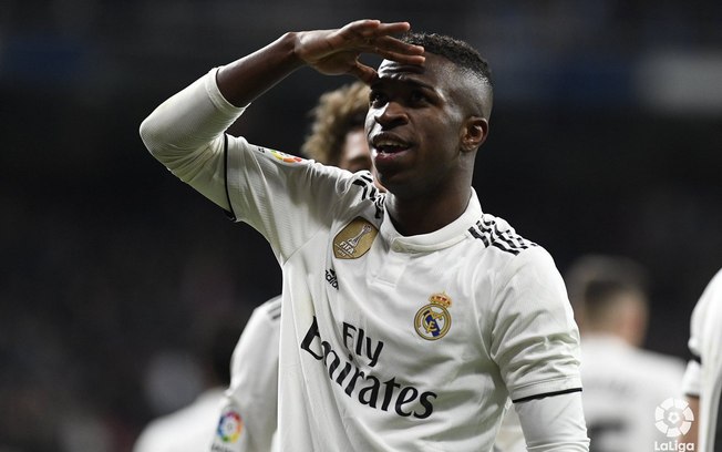 Gripado, Vinicius Junior desfalca treino do Real e vira dúvida para domingo