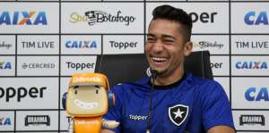 Carioca: Jean celebra permanência e aposta em 'grande ano' pelo Botafogo
