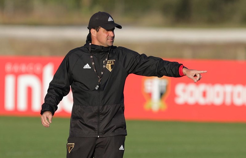 Após nova derrota, técnico do São Paulo vê placar “um pouco pesado”