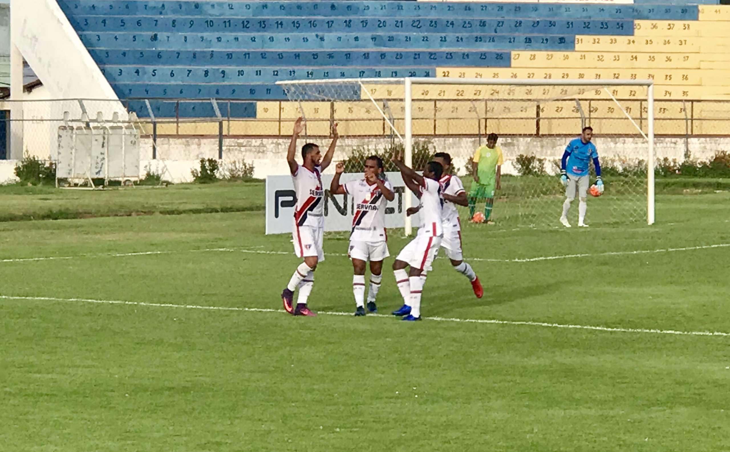 CEARENSE: Ferroviário vence a primeira com goleada sobre o Guarani de Juazeiro