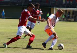 VEJA! No bar, torcedores do America lamentam eliminação no Carioca
