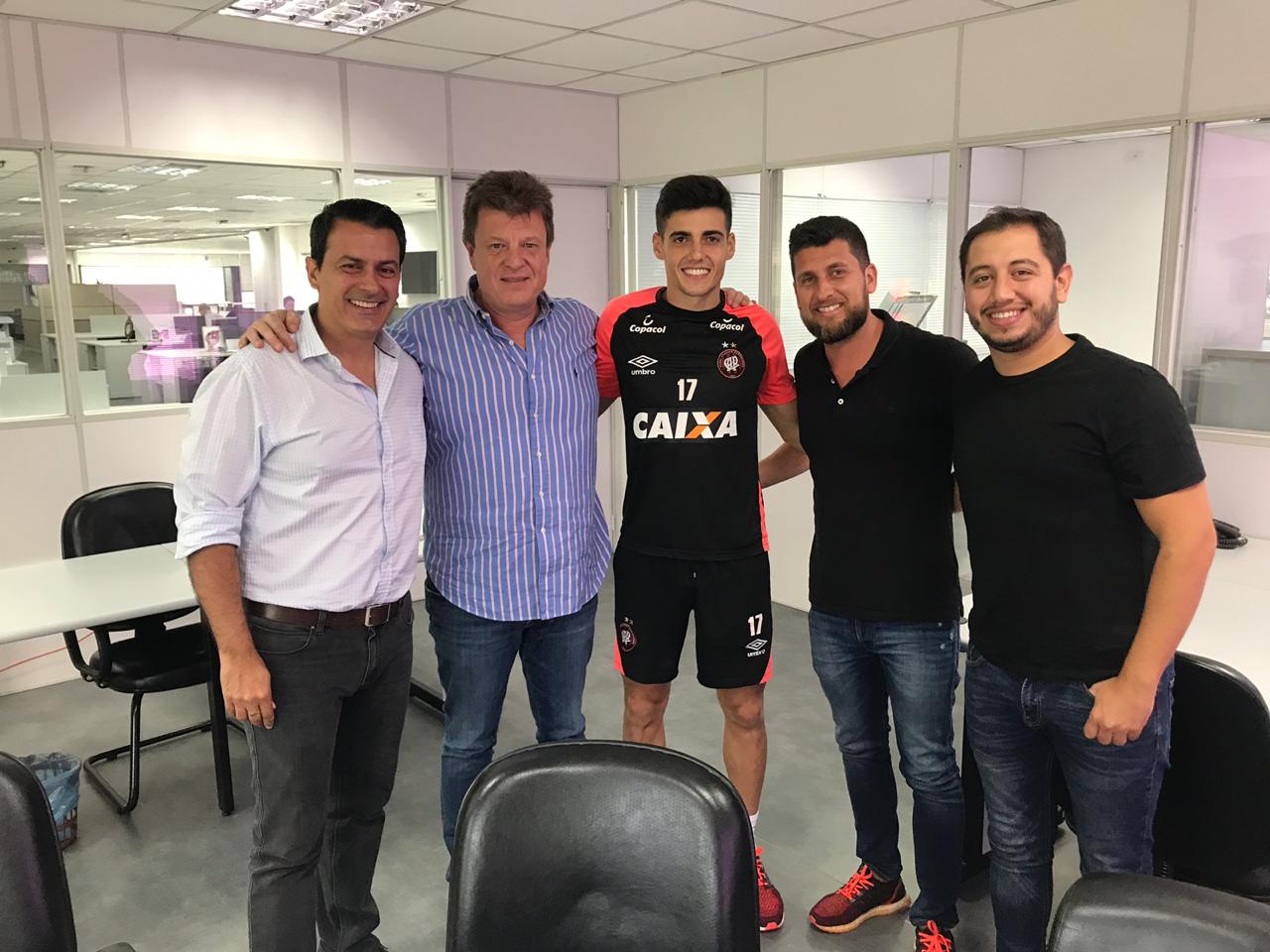 Paranaense: Pretendido por Fla e Corinthians, Léo Cittadini fecha com Athletico
