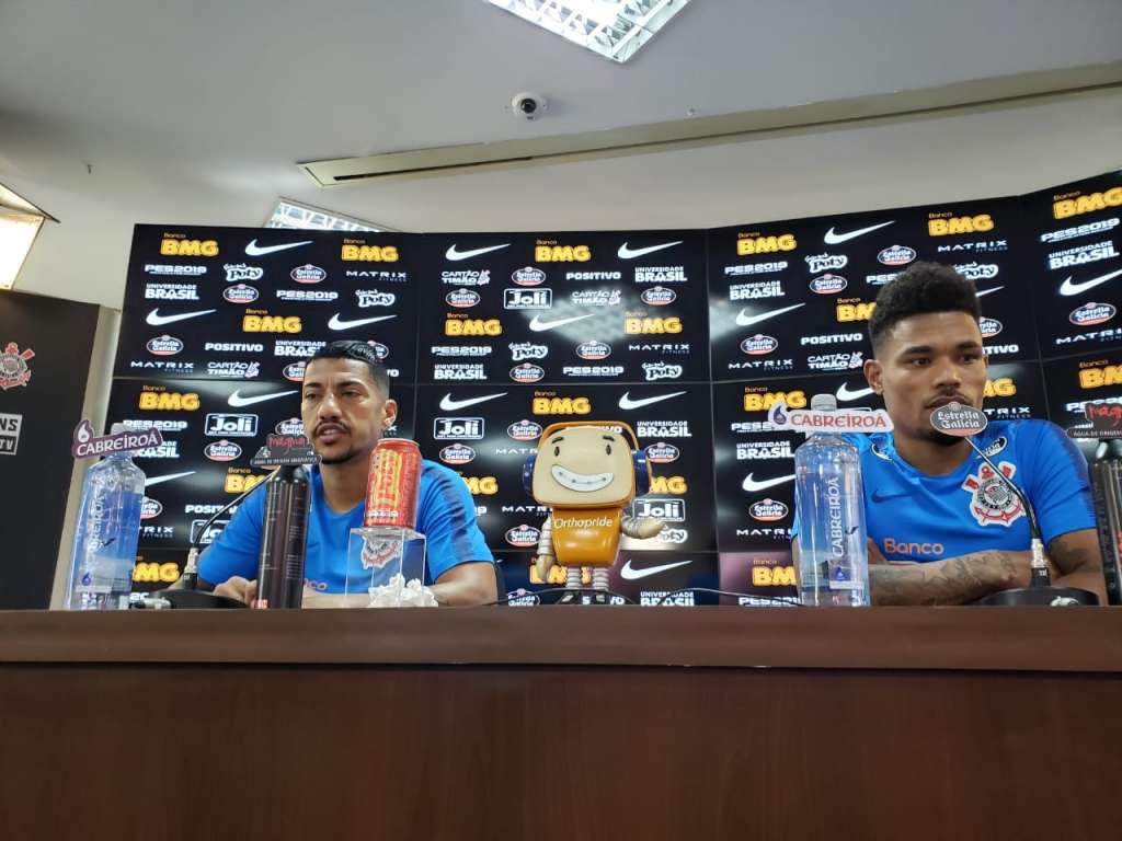 Os volantes corintianos, Ralf e Júnior Urso, comentaram a provocação do presidente santista