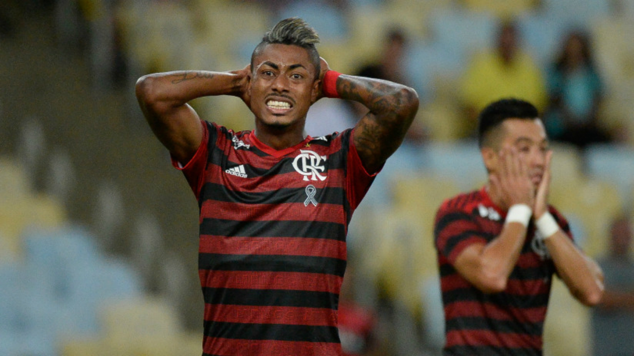 Bruno Henrique é só advertido por expulsão contra o Vasco e reforça Fla em semi