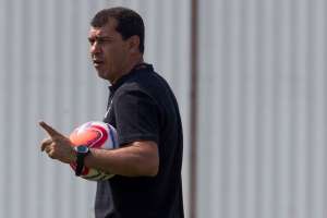 Carille confirma volta de Fagner em lista de relacionados do Corinthians