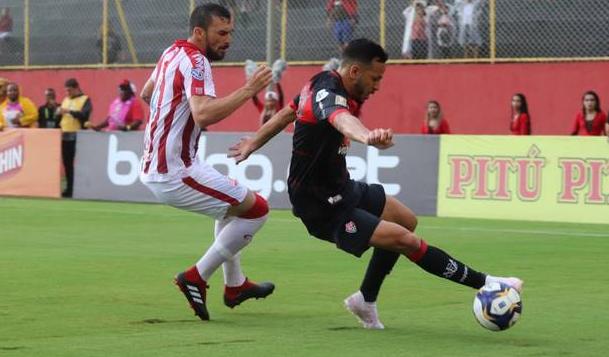 Vitória e Náutico empataram e se classificaram - Maurícia da Matta / Divulgação / EC Vitó