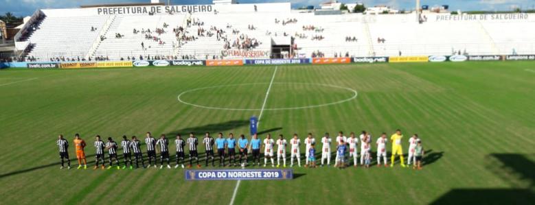 Salgueiro joga mal no primeiro tempo, perde para o Ceará e é eliminado (Foto: Darlando Barros) - Darlando Barros