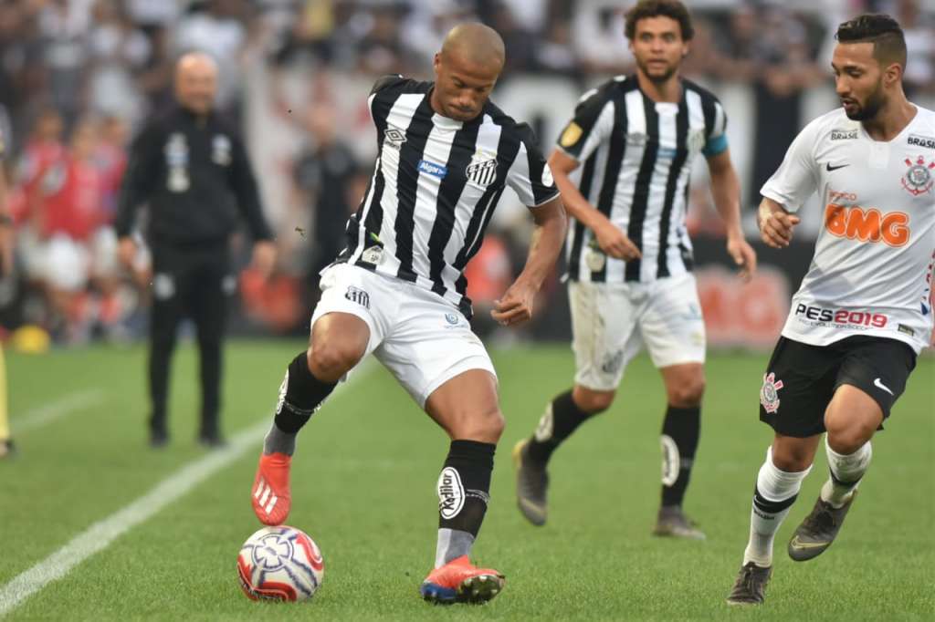 Após revés, Sampaoli pensa em alternativas para 'mudar a história' no Pacaembu