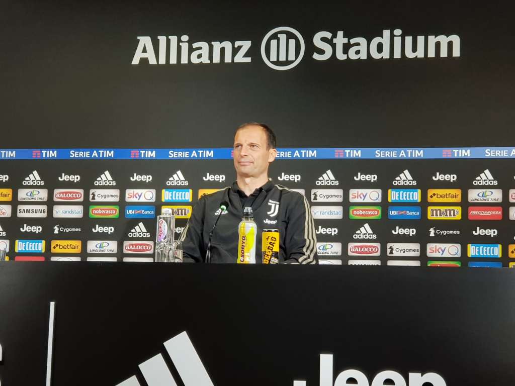 Após exames, técnico da Juventus mantém esperança de ter Ronaldo contra o Ajax