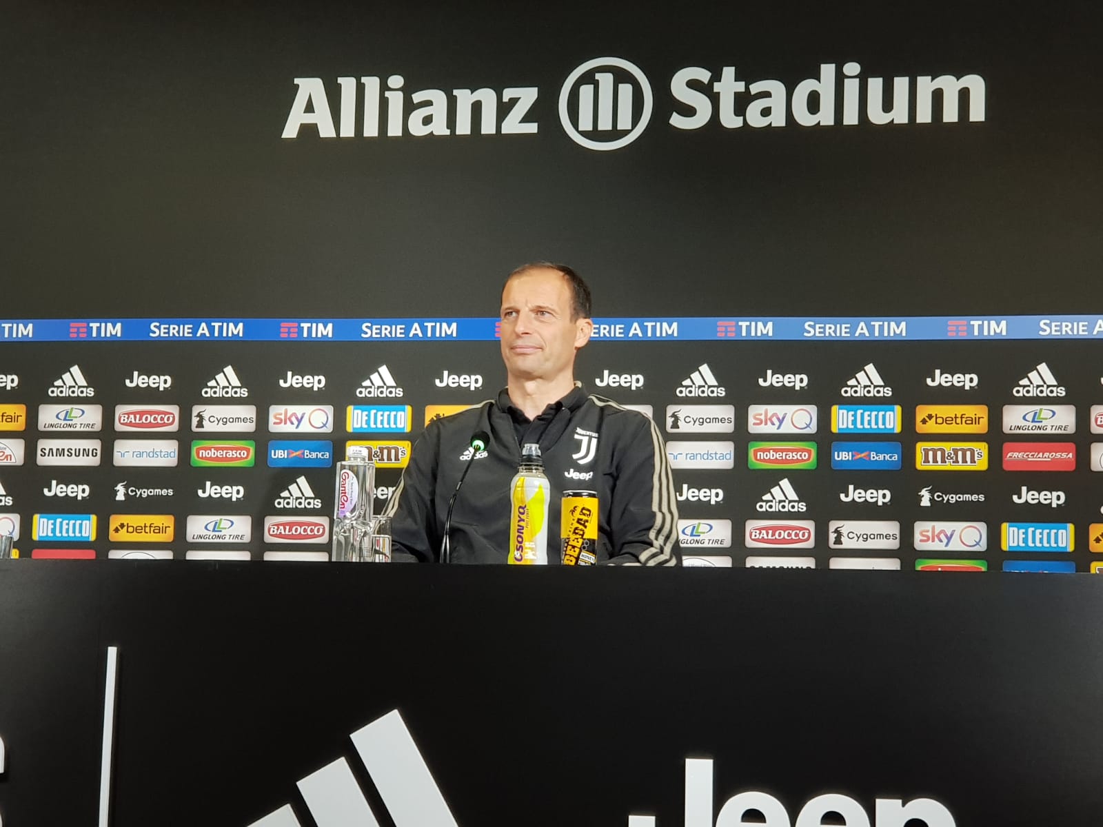 Após exames, técnico da Juventus mantém esperança de ter Ronaldo contra o Ajax