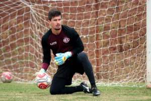 Destaque da Ferroviária no Paulistão, goleiro Tadeu acerta com o Goiás