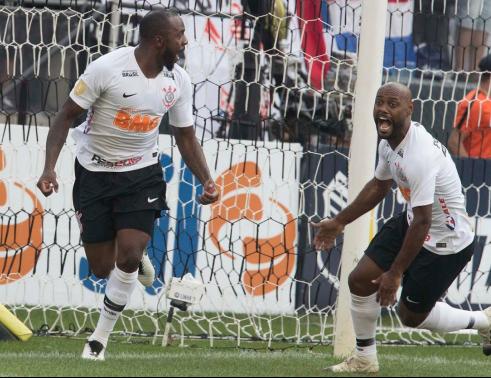 Manoel abriu o placar para o Corinthians em Itaquera
