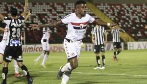 Botafogo-SP renova com ex-atacante do Vasco para Série B