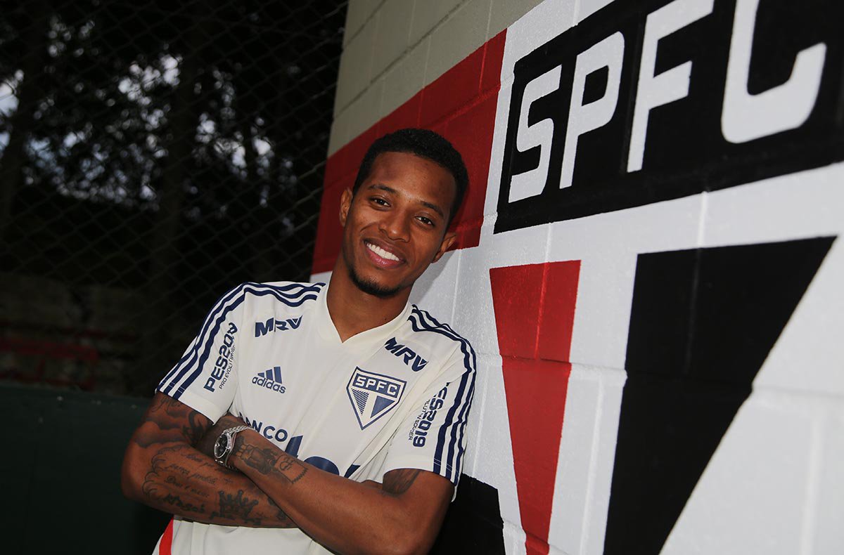 Após exames no São Paulo, Tchê Tchê afirma que vai trabalhar muito e falar pouco