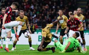 ITALIANO: Paquetá machuca o tornozelo no empate do Milan com o Udinese no San Siro