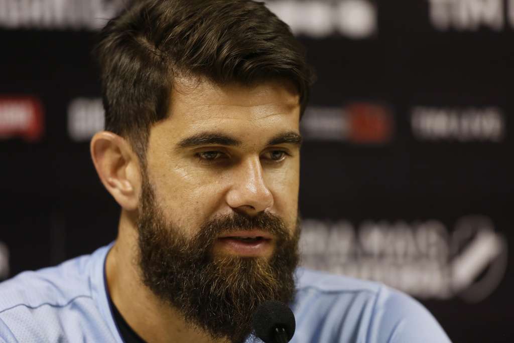 O goleiro Fernando Miguel ainda lamenta o empate sofrido no final diante do Flamengo