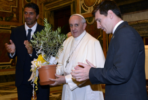 Papa Francisco afirma que é um sacrilégio chamar Lionel Messi de Deus