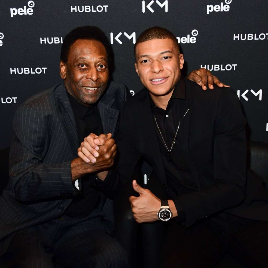 Pelé deverá ficar internado em Paris por mais um ou dois dias, informa assessoria