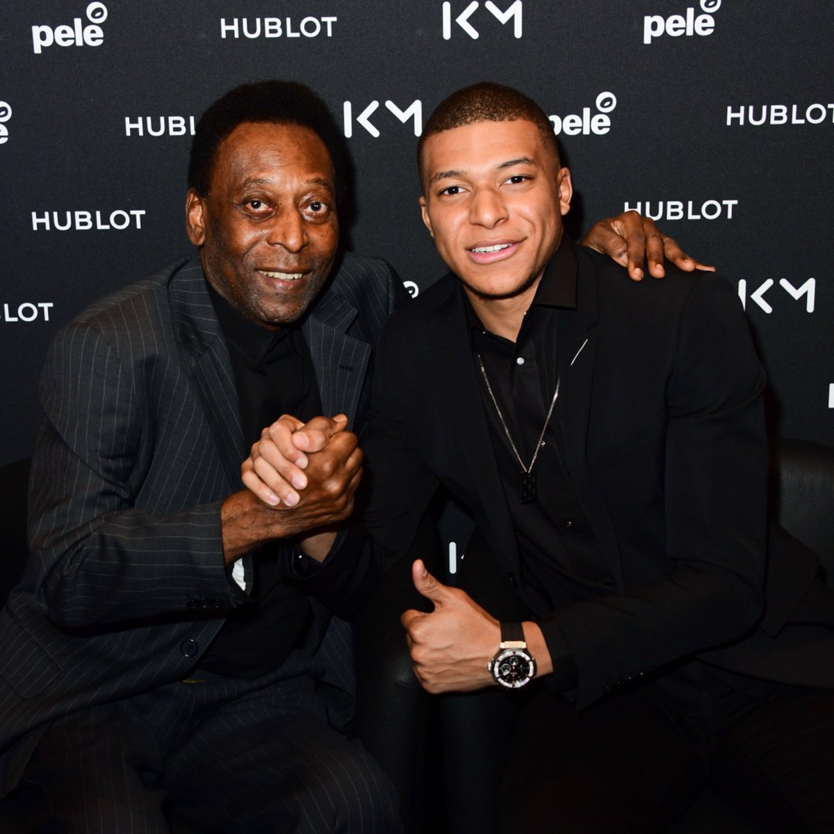 Pelé deverá ficar internado em Paris por mais um ou dois dias, informa assessoria