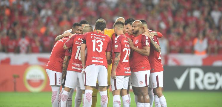 Após empate, Edenílson elogia atuação do Internacional: 