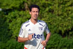 Hernanes volta aos gramados, mas está fora do clássico contra o Palmeiras