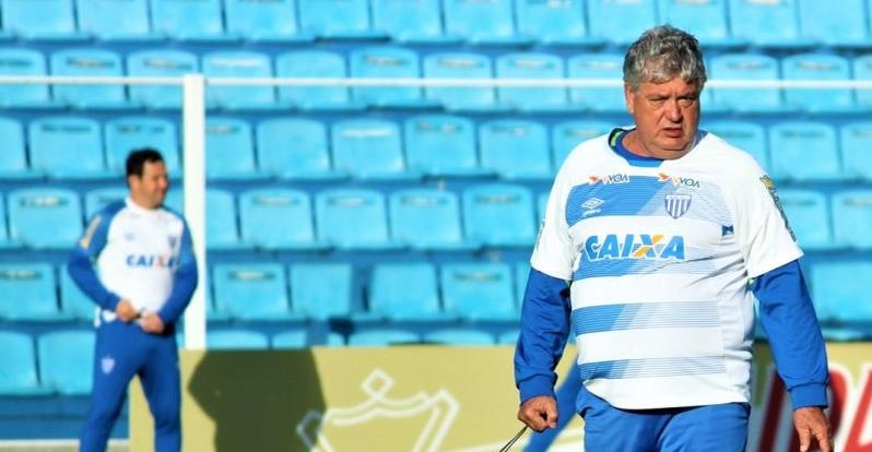Catarinense: Geninho comemora vitória e classificação do Avaí antes de ‘pressão’