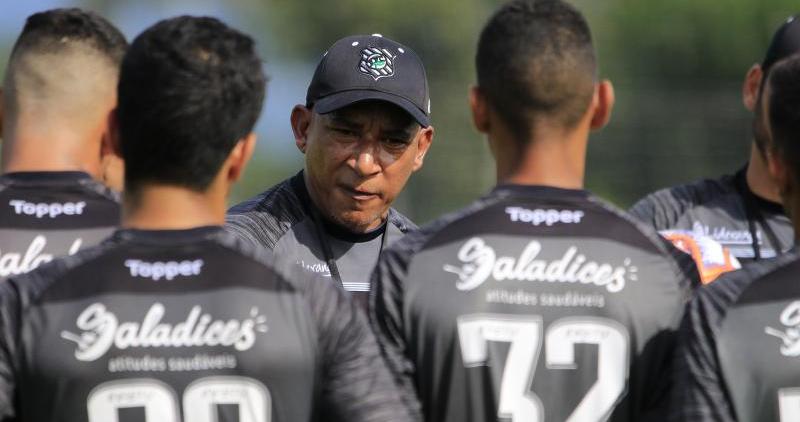 Catarinense: Hemerson Maria afirma que Figueirense vai brigar pela segunda posição