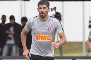 Ainda sem estrear no Corinthians, zagueiro nega problema por baixa estatura
