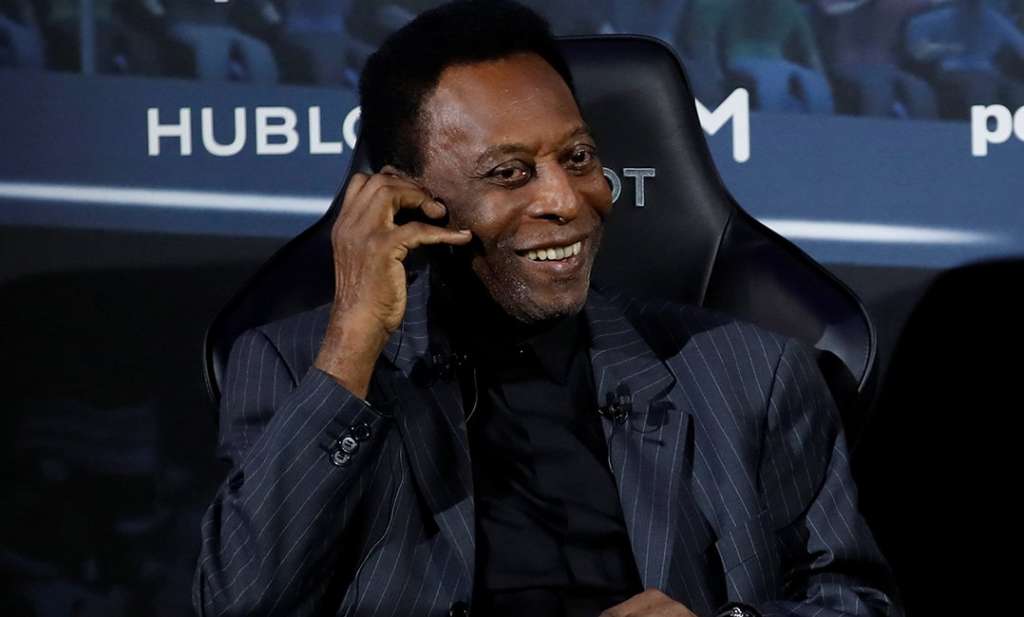 Ainda internado, Pelé revela melhora e brinca: 'Acho que estou pronto para jogar'