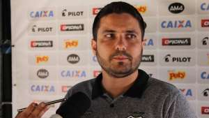 Ponte Preta surpreende e anuncia demissão de dirigente