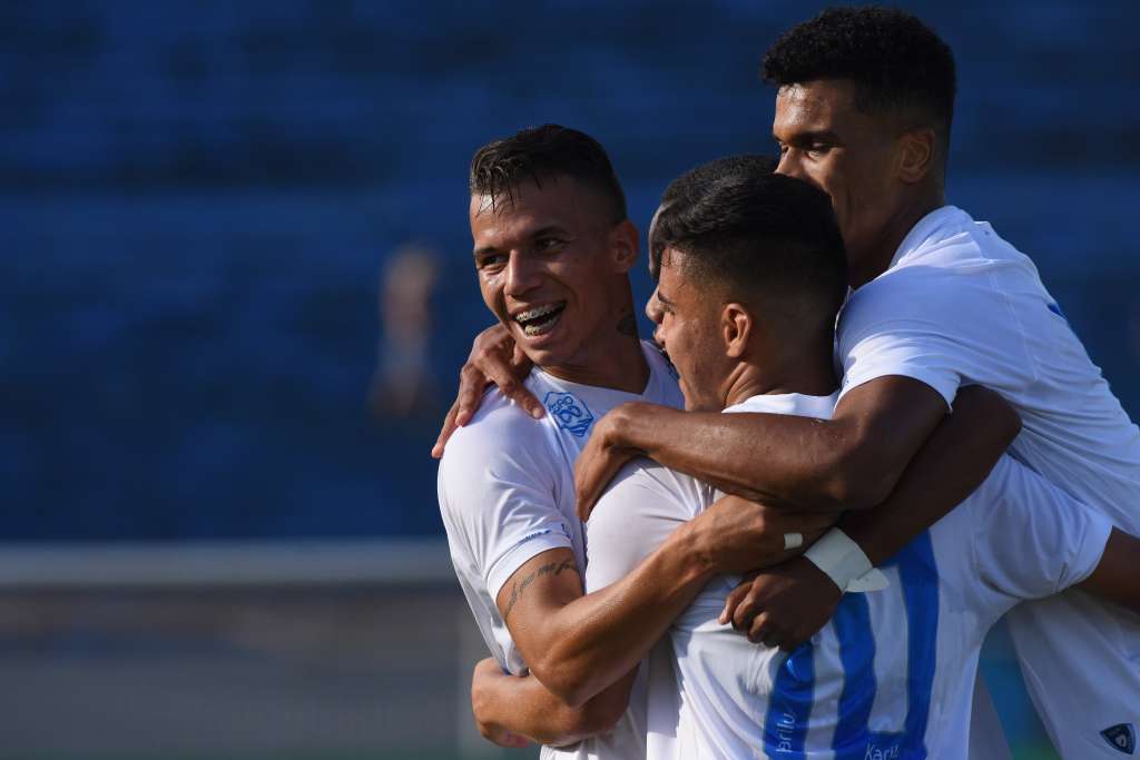 Coritiba e Athletico tem 'parada dura' em casa na semifinal do Paranaense