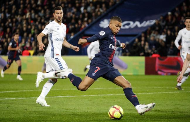 FRANCÊS: Paris Saint-Germain empata com o Strasbourg por 2 a 2 e adia título