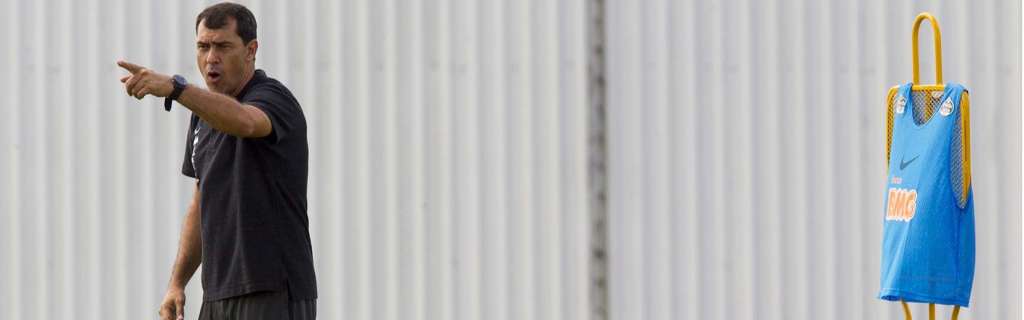 Carille comandou o treino deste domingo Carille comandou o treino deste domingo