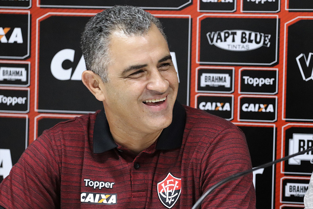 CRB age rápido e confirma Marcelo Chamusca como novo treinador