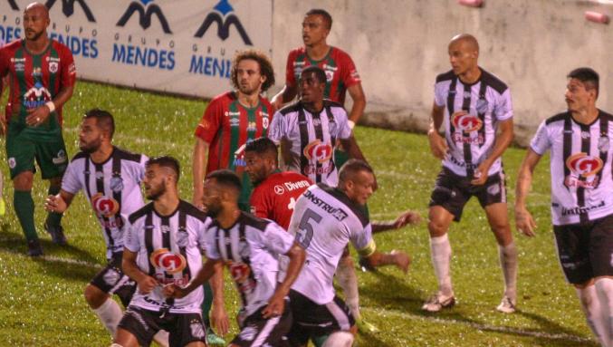 Internacional voltou a jogar bem e segurou a pressão da Santista. Foto: Alberto Ferreira - Agência Briosa