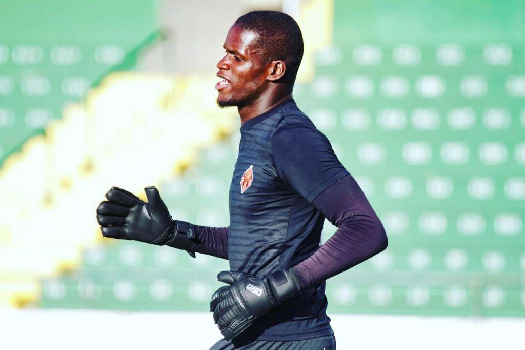 Identificado, Leandro renova contrato com o Atibaia de olho na Copa Paulista