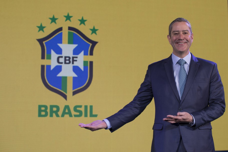 Rogério Caboclo assume a presidência da CBF prometendo independência