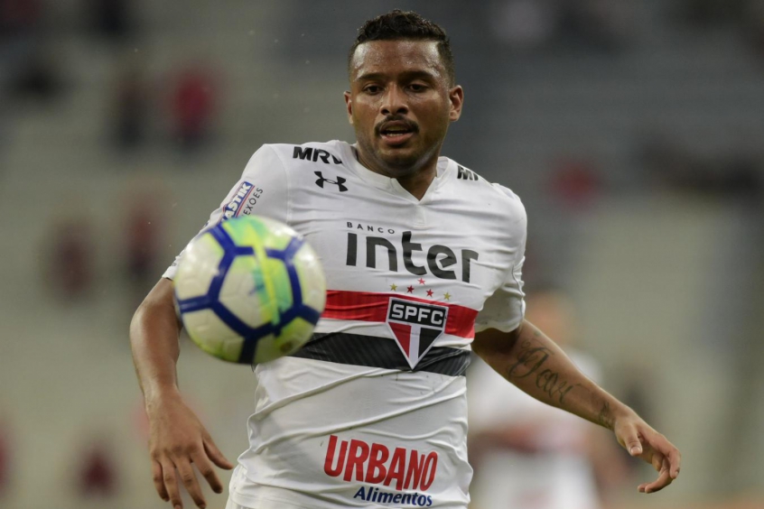 Após lesão, Reinaldo garante que estará recuperado para enfrentar o Corinthians